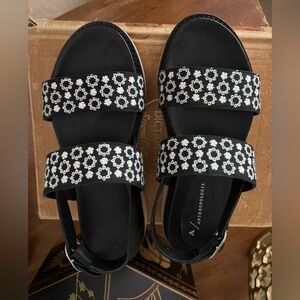 Anthropologie Black Floral Platform Sandals Size 8 Buckle Strap